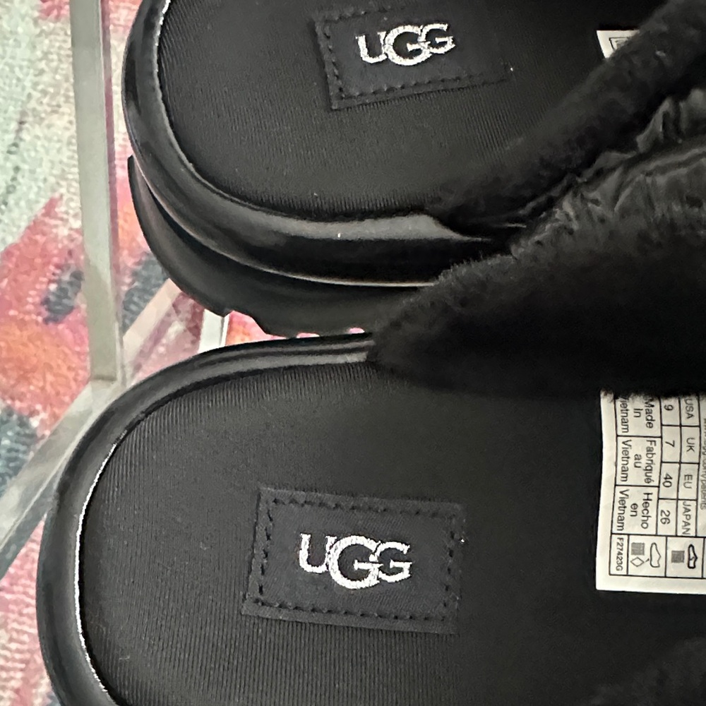 UGG Black Mules space sliders with Lace Detail - Picture 6 of 6